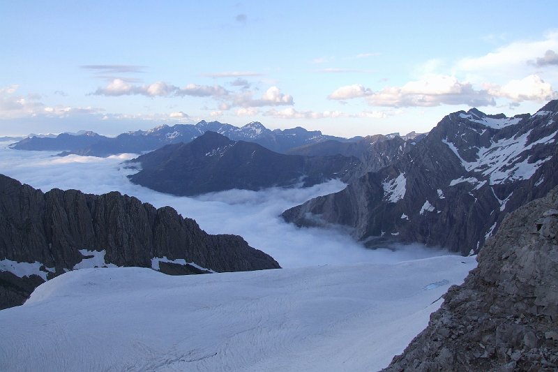 2008-07-11,20-46-30,vue de la breche de Roland cote francais.jpg